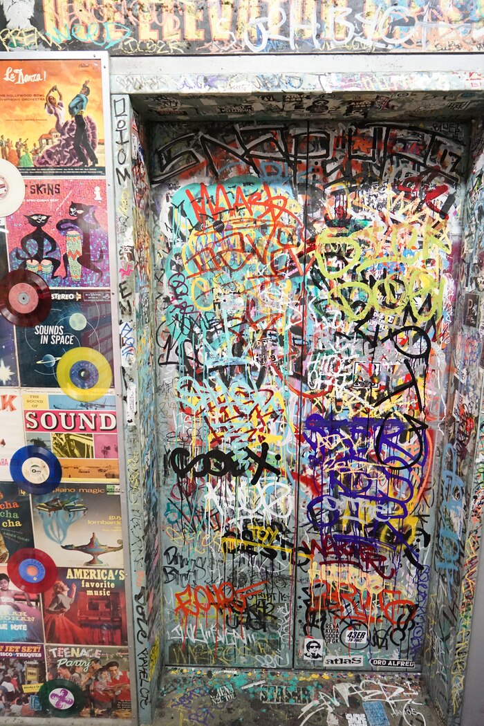 amoeba music elevator