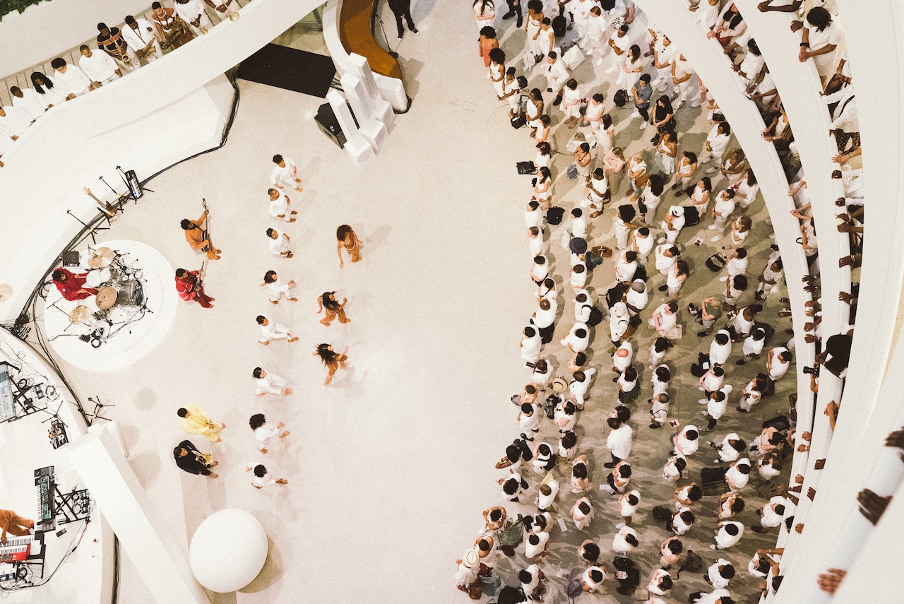 Photos From Solange’s Glorious Performance at the Guggenheim | Red Bull ...