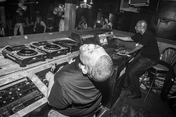 Opinion: Local DJs need to stop playing same songs at bars, nightclubs, Opinion