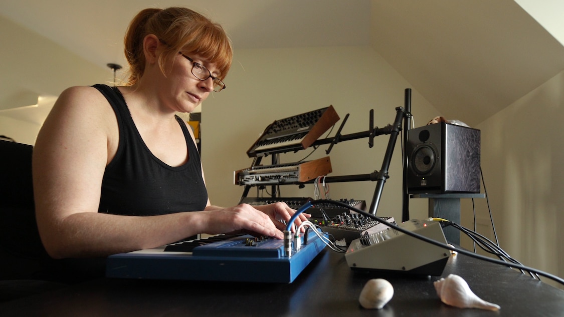Studio Science Heather Leigh on the Pedal Steel Guitar Red Bull