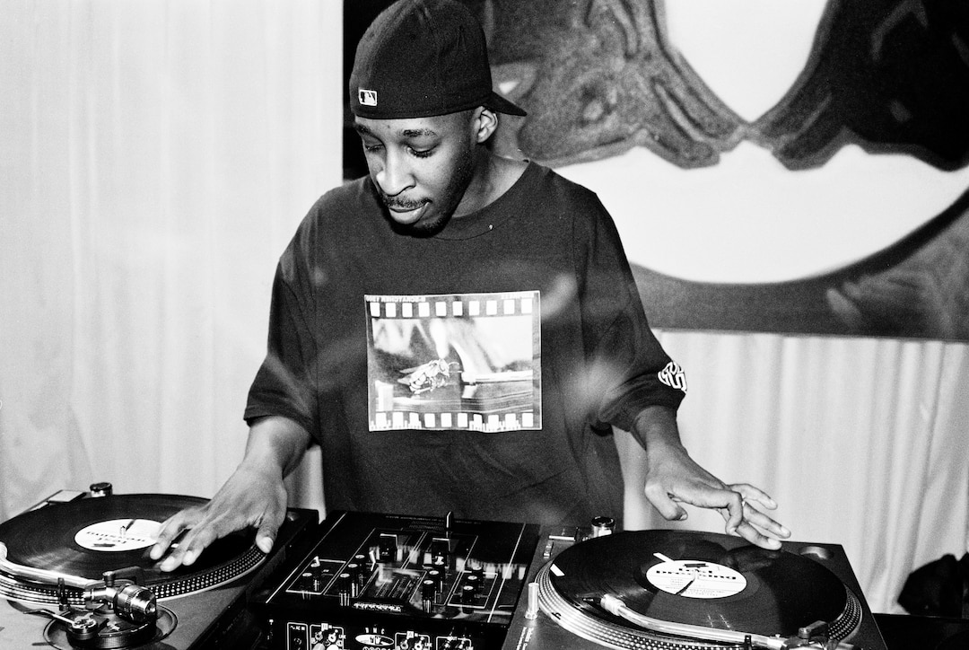 Grandmaster Flash - DJ, Rapper, Record Producer