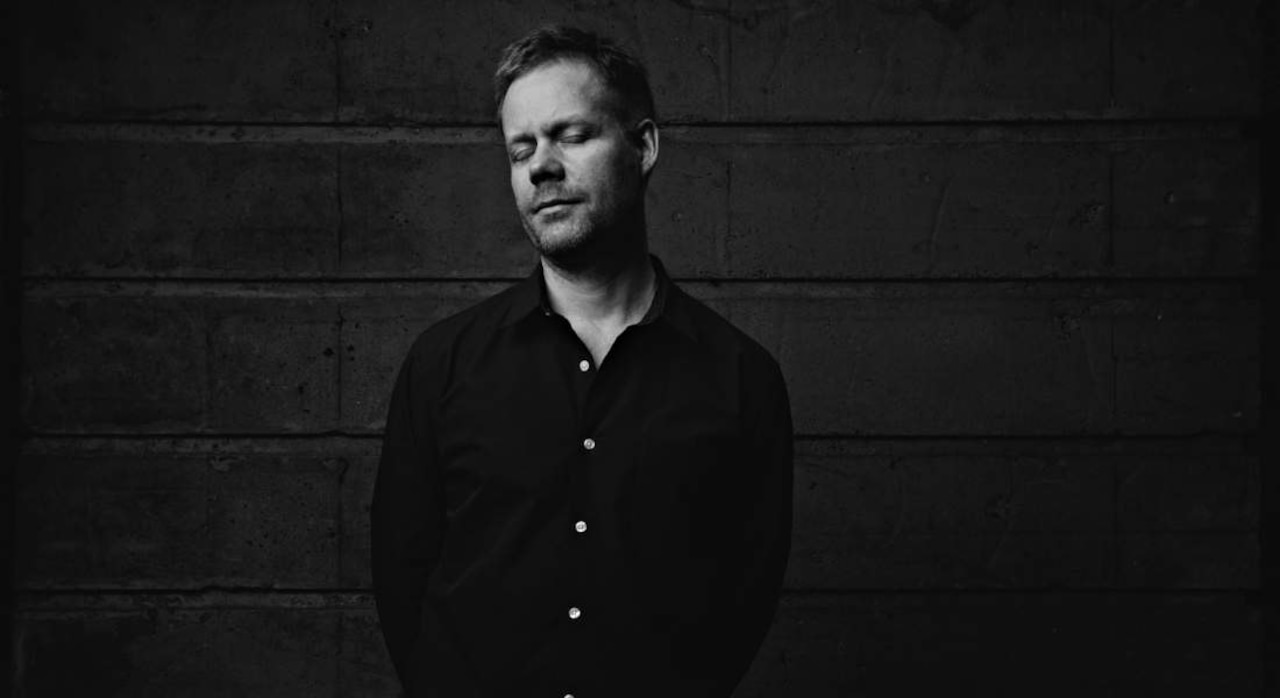 https://media.redbullmusicacademy.com/assets/max_richter_photo_by_mike_terry1.931b8780.jpg?auto=format&w=1280